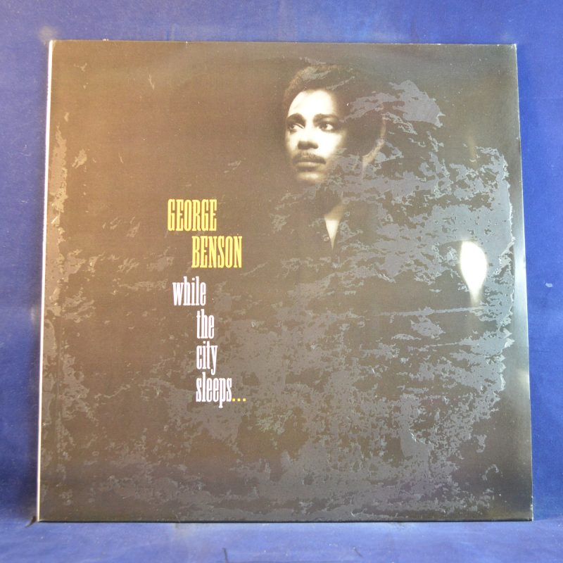 GEORGE BENSON - WHILE THE CITY SLEEPS... - LP