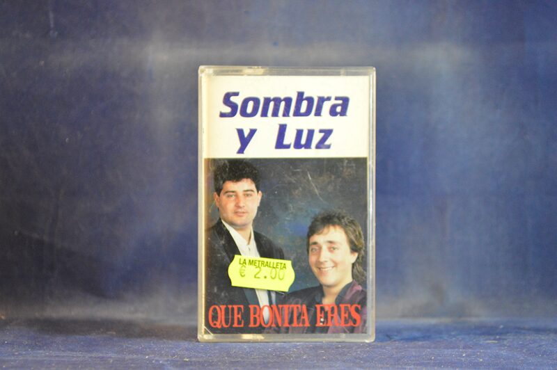 SOMBRA Y LUZ - QUE BONITA ERES - CASETE