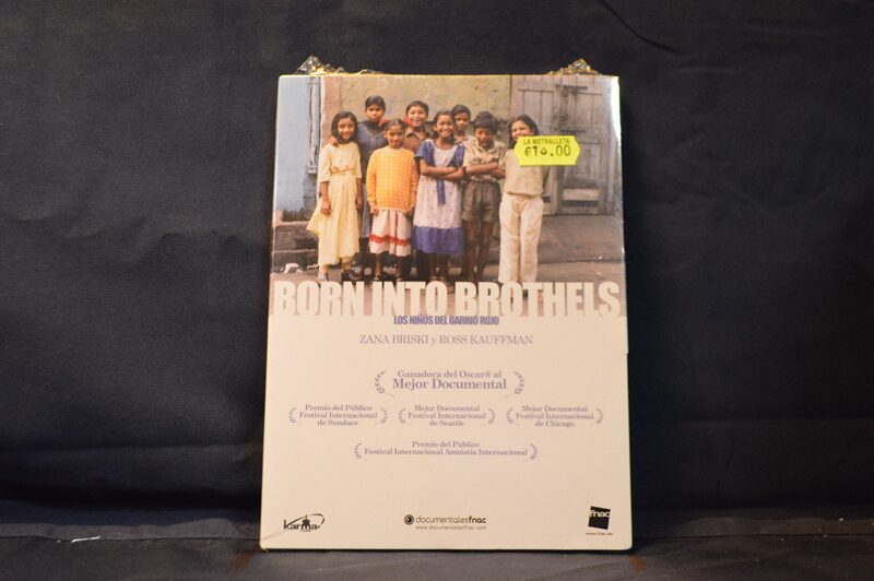 BORN INTO BROTHERS ( LOS NIÑOS DEL BARRIO ROJO ) - DVD