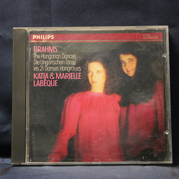 JOHANNES BRAHMS, KATIA ET MARIELLE LABÈQUE – THE 21 HUNGARIAN DANCES - CD