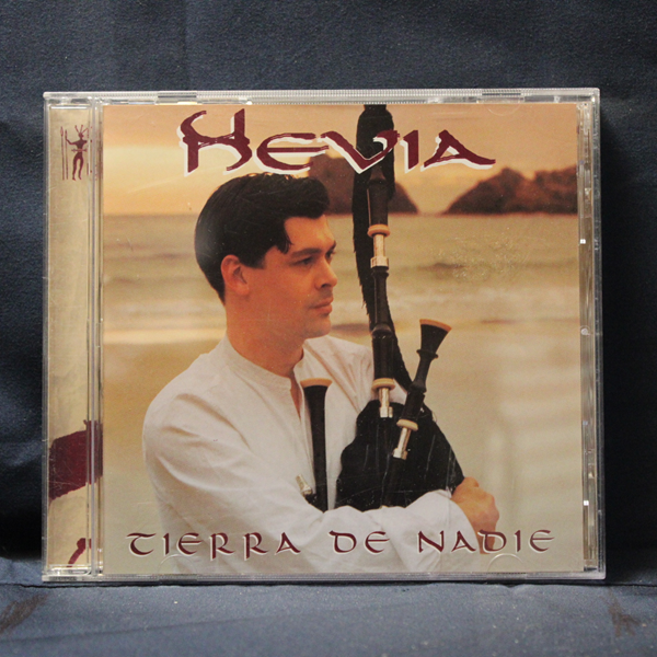 HEVIA – TIERRA DE NADIE - CD