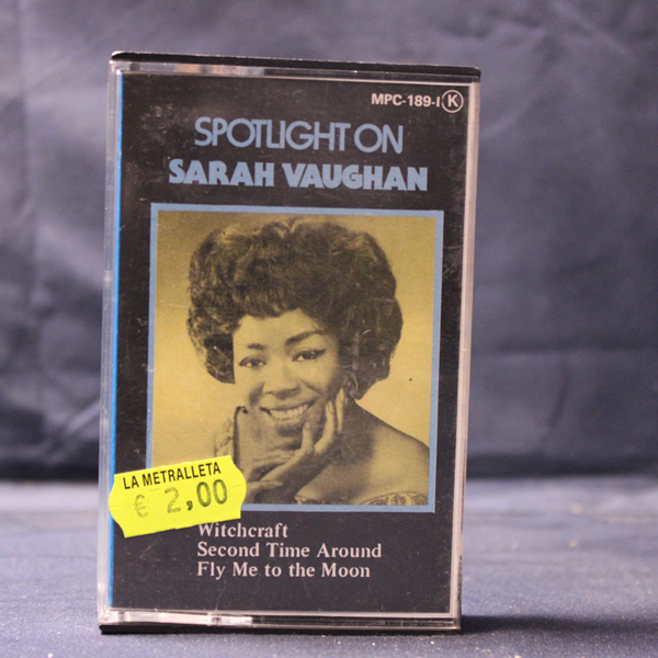 SPOTLIGHT ON SARAG VAUGHAN - CASETE